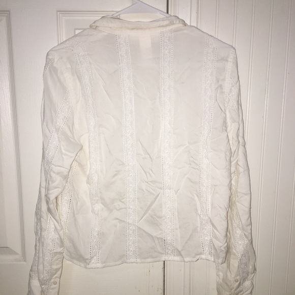 flowy, white, button-up top - Picture 2 of 2